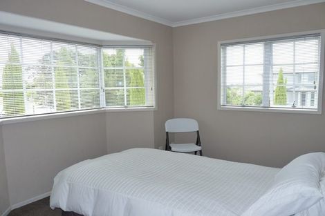 Photo of property in 50 Wade River Road, Stanmore Bay, Whangaparaoa, 0932