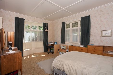 Photo of property in 6 Ross Street, Marton, 4710