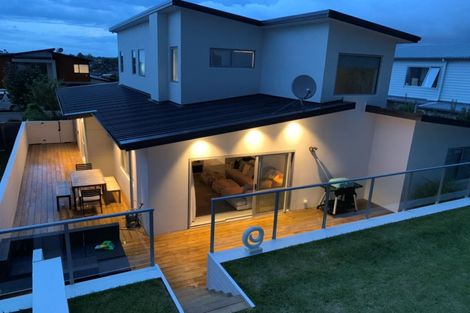 Photo of property in 17 Caldera Drive, Long Bay, Auckland, 0630