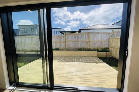 Photo of property in 25 Huringa Road, Karaka, 2113