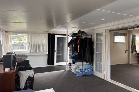 Photo of property in 2a Chapman Road, Te Atatu Peninsula, Auckland, 0610