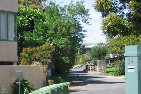 Photo of property in 28 Ngarata Avenue, Mount Maunganui, 3116