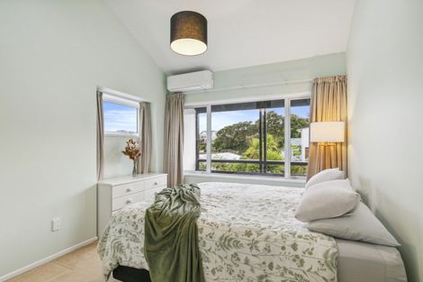 Photo of property in 107a Churton Drive, Churton Park, Wellington, 6037
