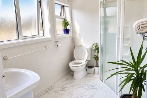 Photo of property in 226 Memorial Avenue, Burnside, Christchurch, 8053
