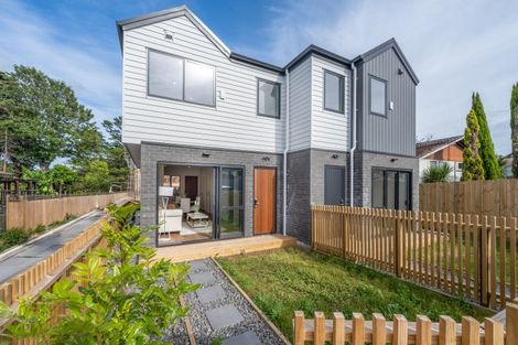 Photo of property in 140b Edgewater Drive, Pakuranga, Auckland, 2010