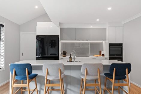 Photo of property in 12 Porokaiwhiri Street, Crofton Downs, Wellington, 6035