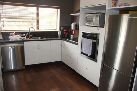 Photo of property in 32 Burbank Crescent, Churton Park, Wellington, 6037