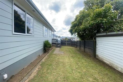 Photo of property in 2/4 Silver Creek Road, Weymouth, Auckland, 2103