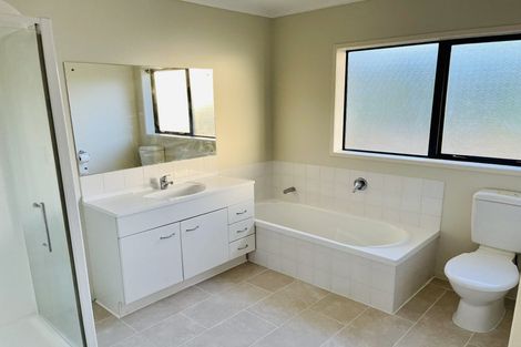 Photo of property in 12 Andrusha Place, Flat Bush, Auckland, 2019