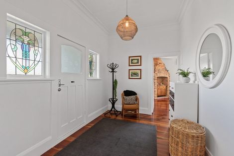 Photo of property in 56 Norwood Road, Bayswater, Auckland, 0622
