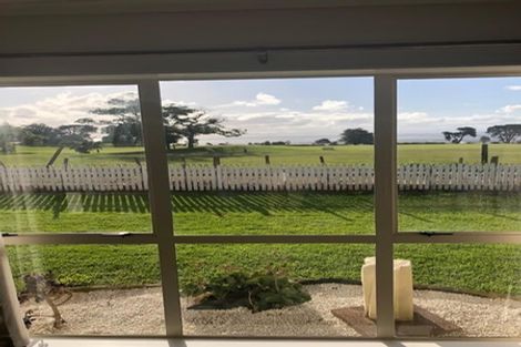 Photo of property in 15 Matilda Place, Weymouth, Auckland, 2103