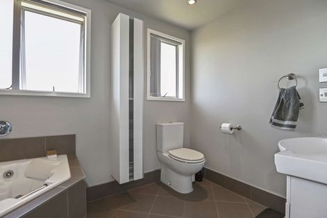 Photo of property in 2 Mclean Terrace, Waipukurau, 4200