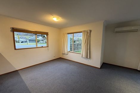 Photo of property in 42 Meadowstone Drive, Wanaka, 9305