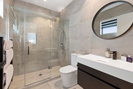 Photo of property in 7 Syd Grant Crescent, Orewa, 0931