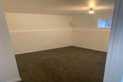 Photo of property in 16a Holiday Road, Stanmore Bay, Whangaparaoa, 0932