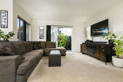 Photo of property in 48 Makora Road, Massey, Auckland, 0614