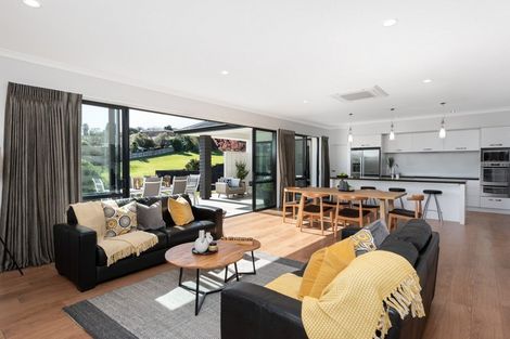 Photo of property in 122 Oteki Park Drive, Welcome Bay, Tauranga, 3112