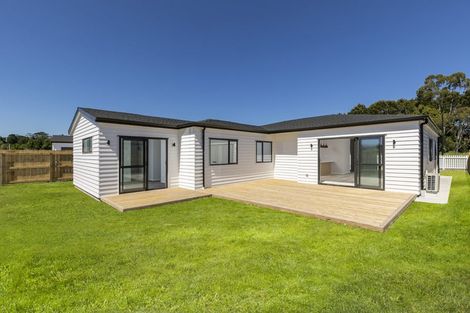 Photo of property in 45 Mcindoe Road, Kumeu, 0810