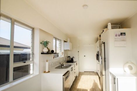 Photo of property in 32 Palliser Place, Milson, Palmerston North, 4414