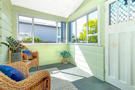 Photo of property in 2 Root Street, Gisborne, 4010