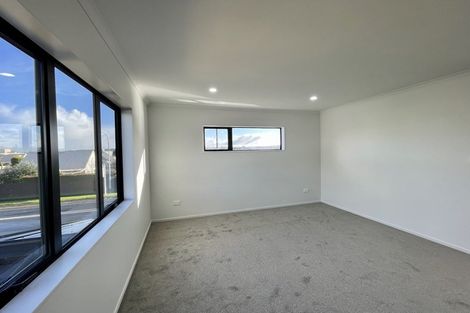 Photo of property in 65c Manuroa Road, Takanini, 2112