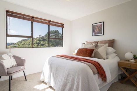 Photo of property in 44 Colchester Crescent, Newlands, Wellington, 6037