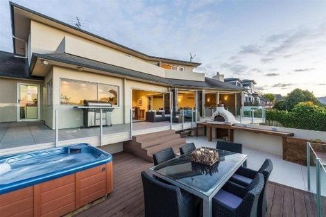 Photo of property in 20 Beechwood Road, Rothesay Bay, Auckland, 0630