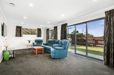Photo of property in 4 Saint Aidans Way, Tawa, Wellington, 5028