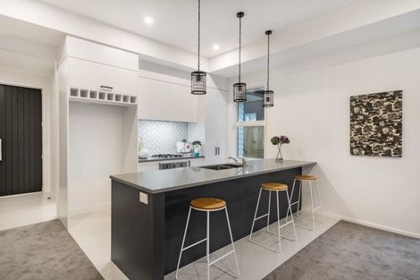 Photo of property in 71 Hayfield Way, Karaka, Papakura, 2113