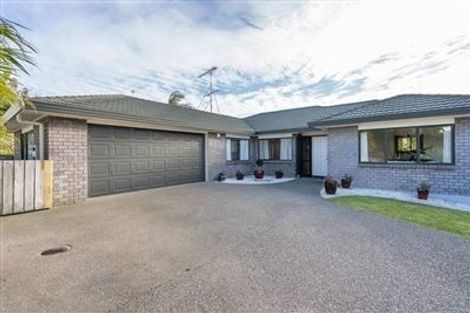 Photo of property in 76 Picasso Drive, West Harbour, Auckland, 0618