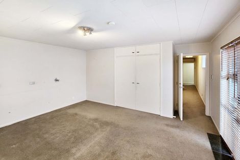 Photo of property in 215 Stokes Valley Road, Stokes Valley, Lower Hutt, 5019
