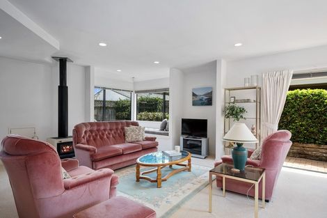 Photo of property in 2/12 Stratford Avenue, Milford, Auckland, 0620