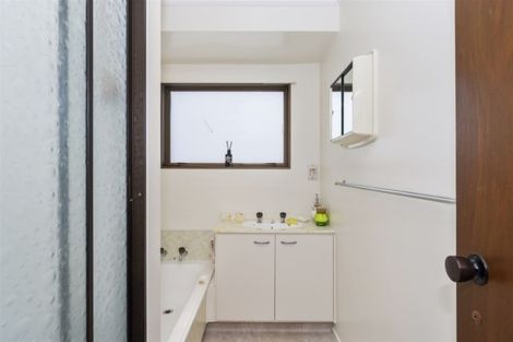 Photo of property in 1/37 Golf Road, Mount Maunganui, 3116