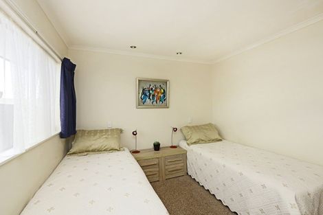 Photo of property in 28 Kensington Drive, Taradale, Napier, 4112
