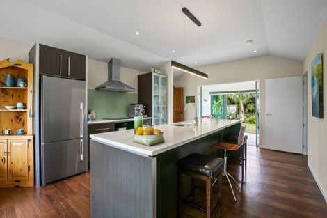 Photo of property in 5a Tui Grove, Oakura, 4314