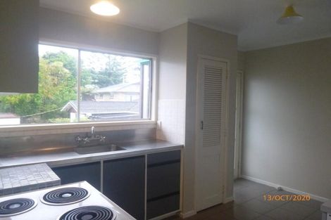 Photo of property in 1b/2 Divich Avenue, Te Atatu South, Auckland, 0610