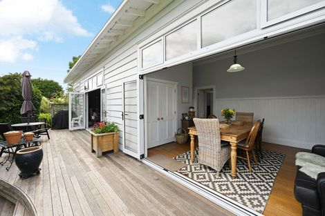 Photo of property in 16 Flynn Road, Hillcrest, Hamilton, 3216