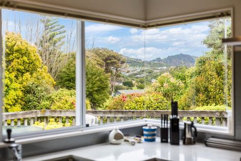 Photo of property in 21 Saunders Close, Whitby, Porirua, 5024
