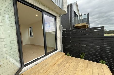Photo of property in 8/23 Makomako Drive, Orewa, 0931