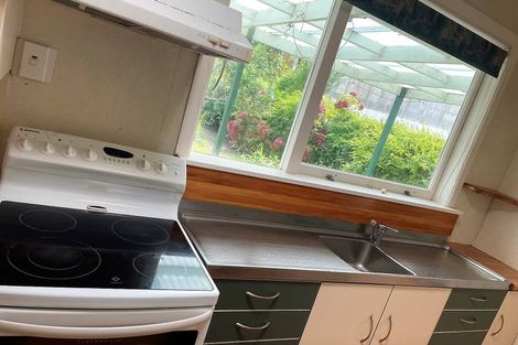 Photo of property in 27 Stottholm Road, Titirangi, Auckland, 0604