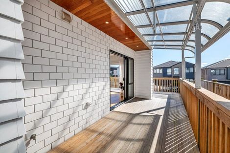 Photo of property in 80 Drumbuoy Drive, Flat Bush, Auckland, 2019