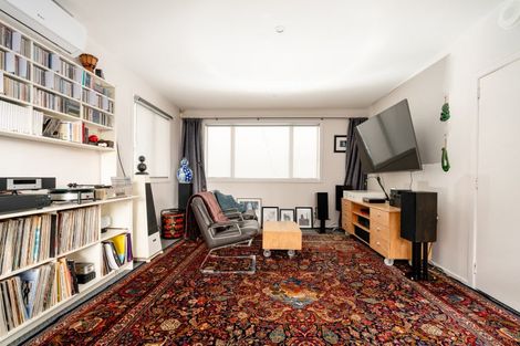 Photo of property in 10 Oxford Terrace, Mount Cook, Wellington, 6021