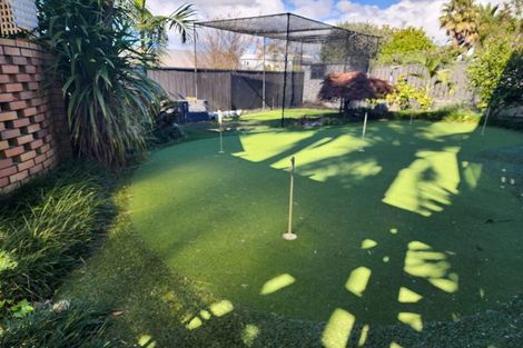 Photo of property in 102 Wiseley Road, West Harbour, Auckland, 0618