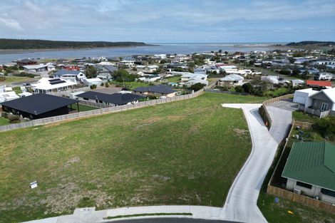 Photo of property in 1 Rangeview Rise, Foxton Beach, 4815