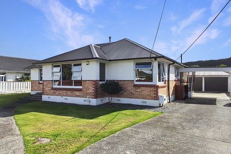 Photo of property in 77 Fraser Crescent, Elderslea, Upper Hutt, 5018