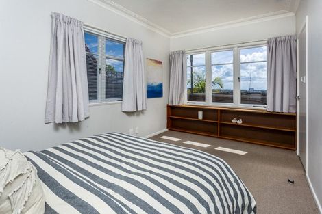 Photo of property in 1/73 Ocean View Road, Hillcrest, Auckland, 0627