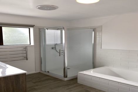 Photo of property in 13 Gilbass Avenue, Hamilton Lake, Hamilton, 3204