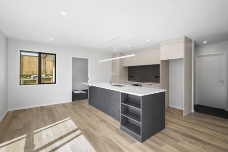 Photo of property in 10b Gradwell Place, Two Mile Bay, Taupo, 3330