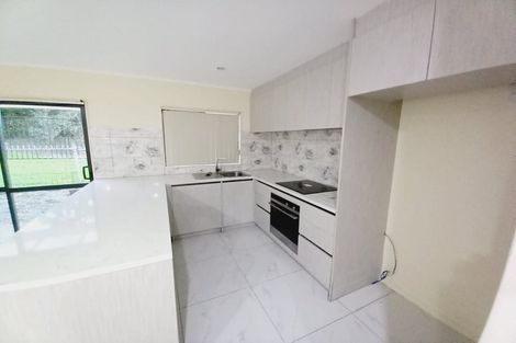 Photo of property in 19/8 Margan Avenue, New Lynn, Auckland, 0600