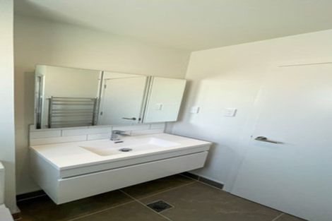 Photo of property in 19 Whanui Place, Mangere Bridge, Auckland, 2022